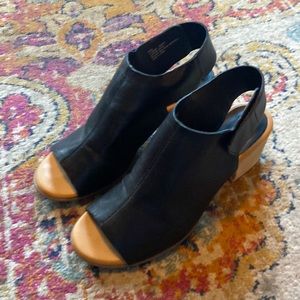 Korks by Kork-Ease Black Leather Open Toed Mules